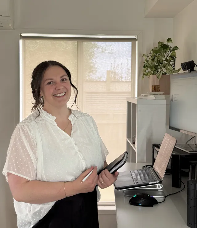 Rachel, founder of Virtual Admin Co, helping Australian SMEs with administrative support
